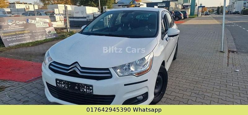 Weiß Gebraucht 2012 Citroën C4 SELECTION Limousine | 4.600 € (Guter Preis) - Bild 1/4