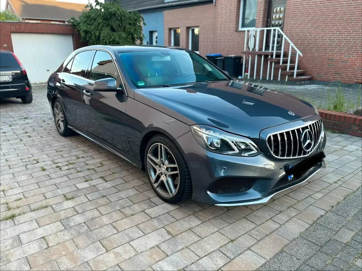 Gebraucht Mercedes E300 204 PS (150 kW) 2014 Grau Limousine