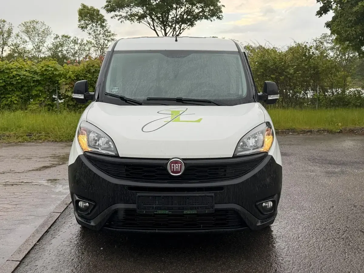 Gebraucht Fiat Doblò 120 PS (88 kW) 2018 Weiß Van / Kleinbus
