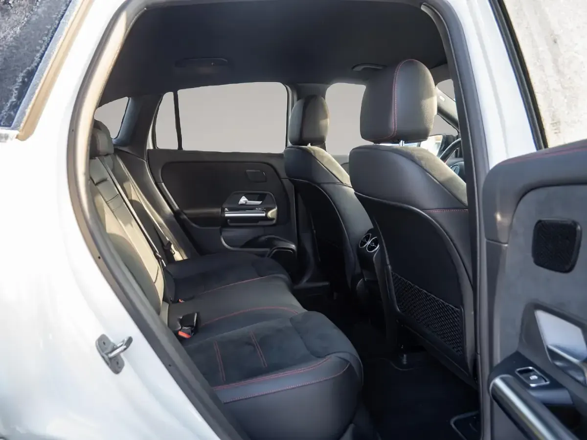 Gebraucht Mercedes EQA350 214 kW (292 PS) 2025 Manufacturer SUV