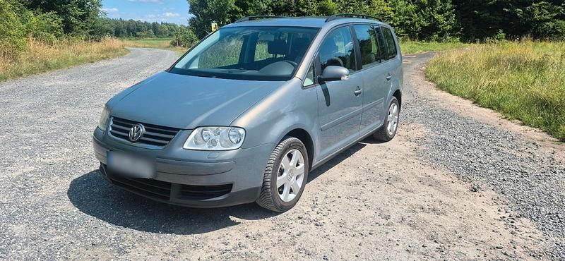 Grau Gebraucht 2005 VW Touran Van / Kleinbus | 1.949 € (Guter Preis) - Bild 1/4