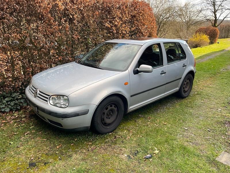 Gebraucht VW Golf IV Basis 75 PS (55 kW) 1999 Silber Kleinwagen