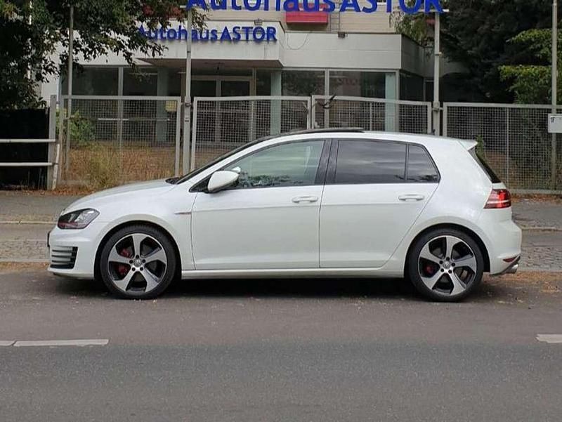 Weiß Gebraucht 2015 VW Golf VII GTI Limousine | 15.800 € (Fairer Preis) - Bild 1/4