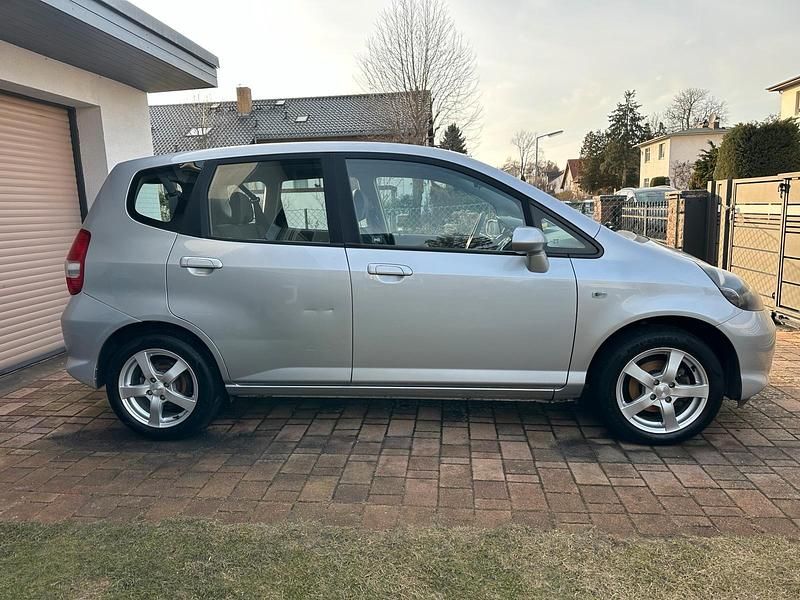 Gebraucht Honda Jazz 77 PS (56 kW) 2005 Silber Kleinwagen