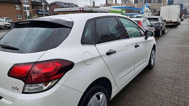 Gebraucht Citroën C4 Shine 131 PS (96 kW) 2017 Lack weiss perlglänzend/metall Kombi