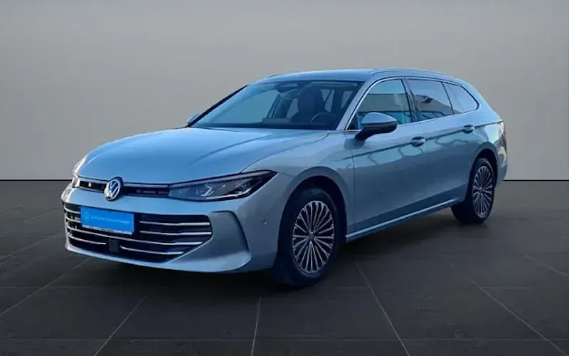 Gebraucht VW Passat Elegance 150 PS (110 kW) 2025 Oyster silver metallic Kombi