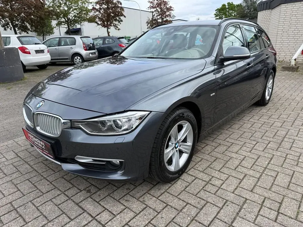 Gebraucht BMW 320 Comfort Edition 184 PS (135 kW) 2013 Grau Kombi