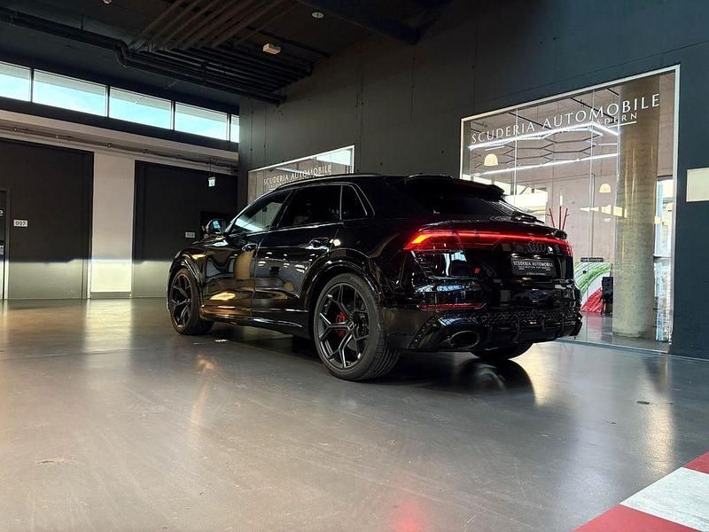 Neu Audi RS Q8 Performance 640 PS (470 kW) 2025 Schwarz SUV