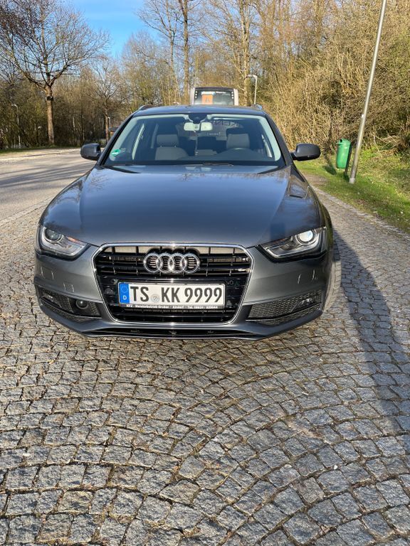 Grau Gebraucht 2014 Audi A4 S-Line Kombi | 11.750 € (Fairer Preis) - Bild 1/4