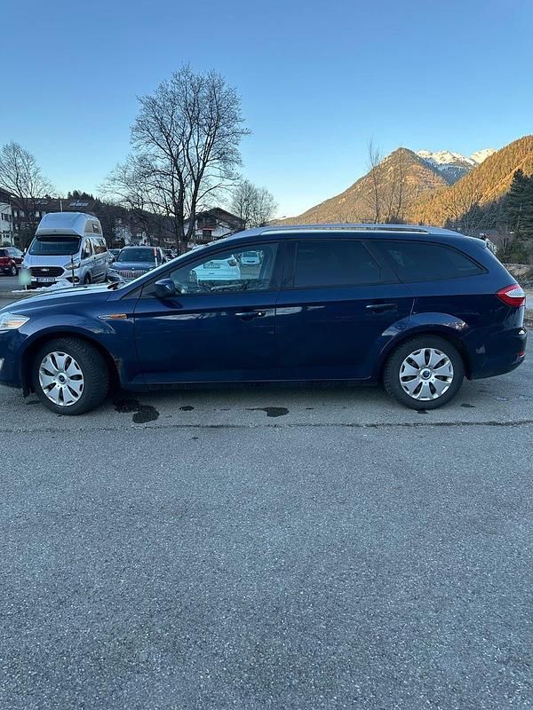 Gebraucht Ford Mondeo Trend 140 PS (102 kW) 2010 Blau Kombi