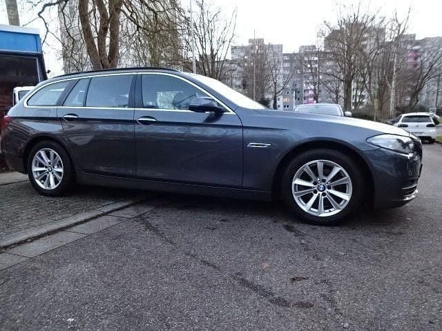 Gebraucht BMW 518 136 PS (100 kW) 2015 Grau Kombi