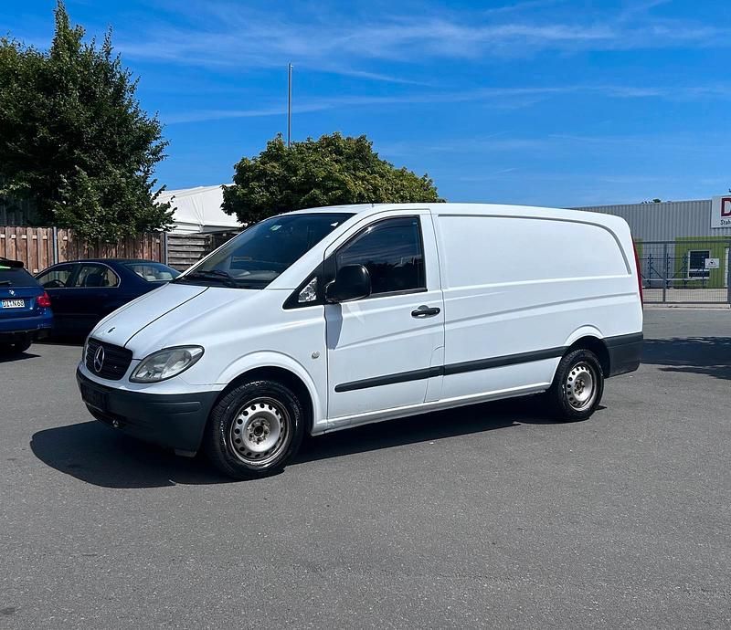 Weiß Gebraucht 2006 Mercedes Vito Van / Kleinbus | 4.250 € - Bild 1/4