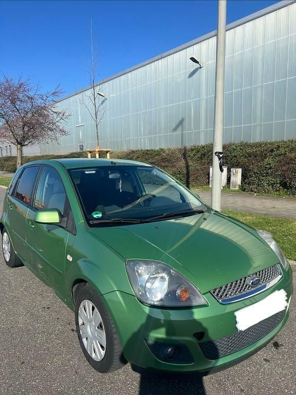 Gebraucht Ford Fiesta Style 90 PS (66 kW) 2008 Grün Kleinwagen