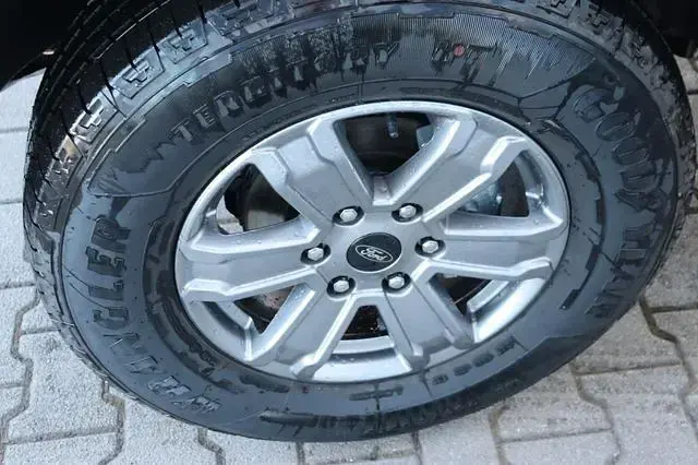 Neu Ford Ranger XLT 170 PS (125 kW) 2026 Iconic silver metallic Pickup