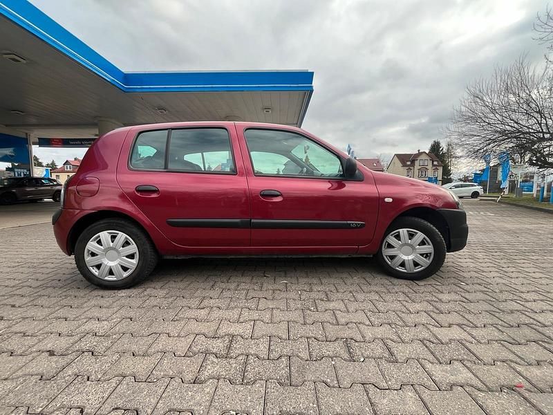Gebraucht Renault Clio II 75 PS (55 kW) 2003 Rot Kleinwagen