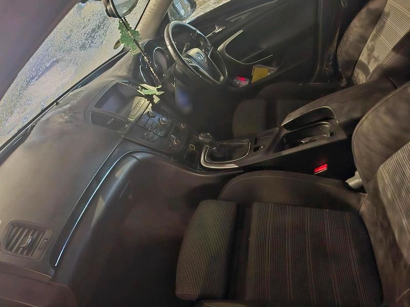 Gebraucht Opel Insignia 150 PS (110 kW) 2011 Limousine