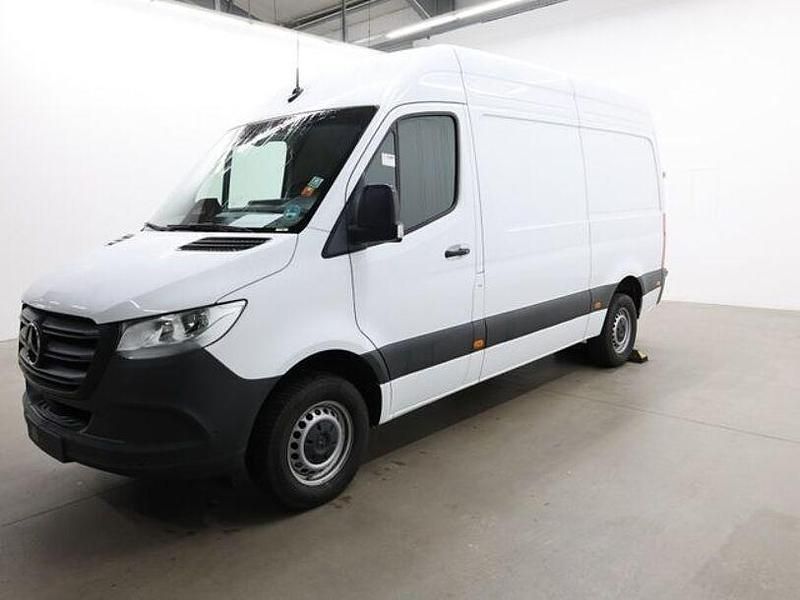 Gebraucht Mercedes Sprinter 170 PS (125 kW) 2025 Arktikweiß Van