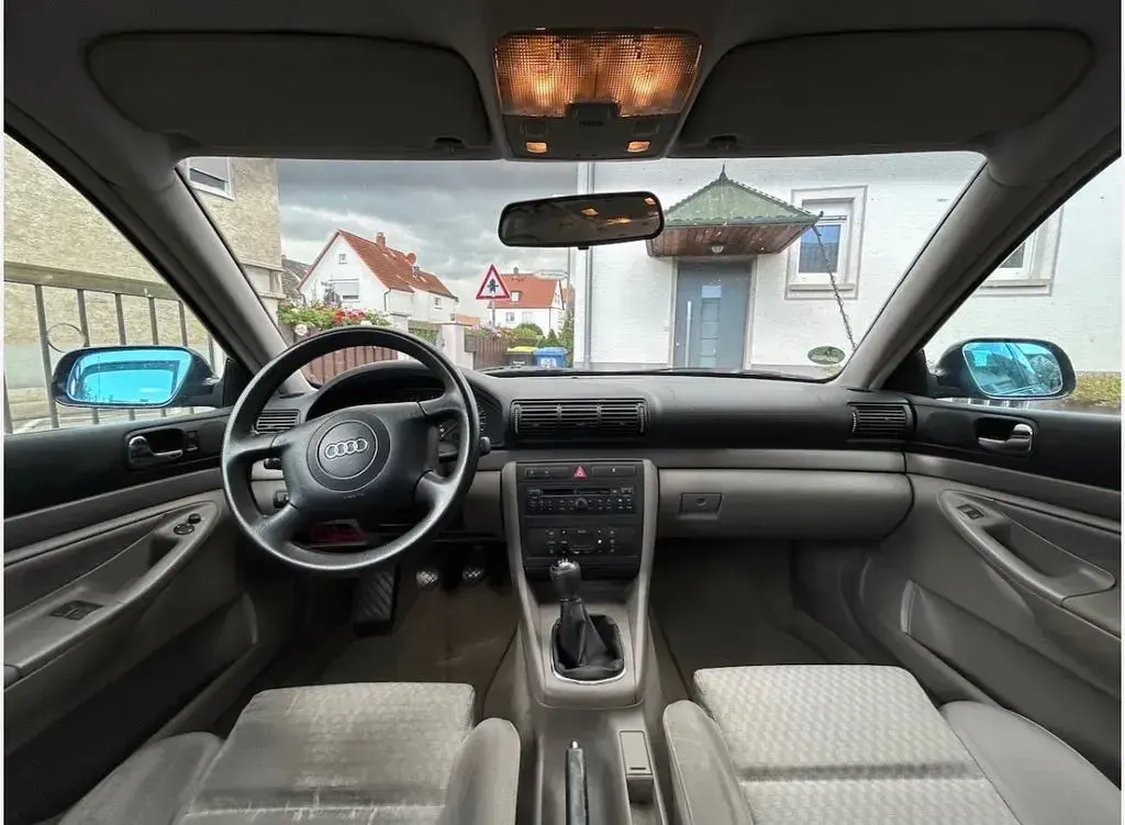 Gebraucht Audi A4 101 PS (74 kW) 1999 Blau Limousine
