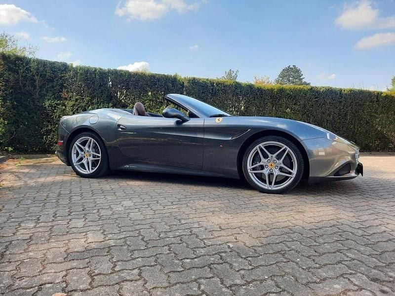 Gebraucht Ferrari California 560 PS (411 kW) 2014 Grau Cabrio