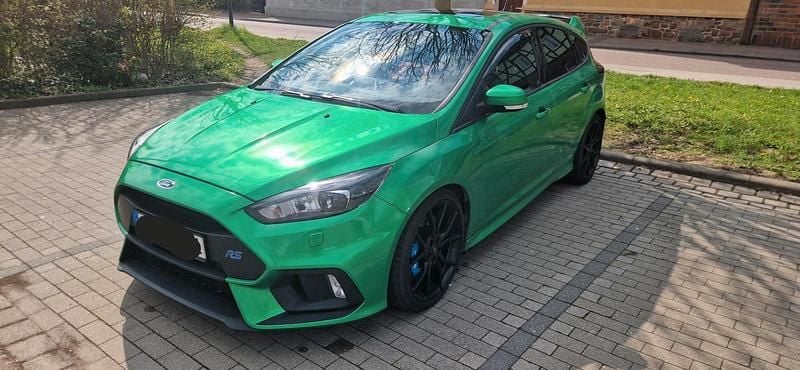 Usata Ford Focus RS 350 CV (257 kW) 2017 Verde Berlina