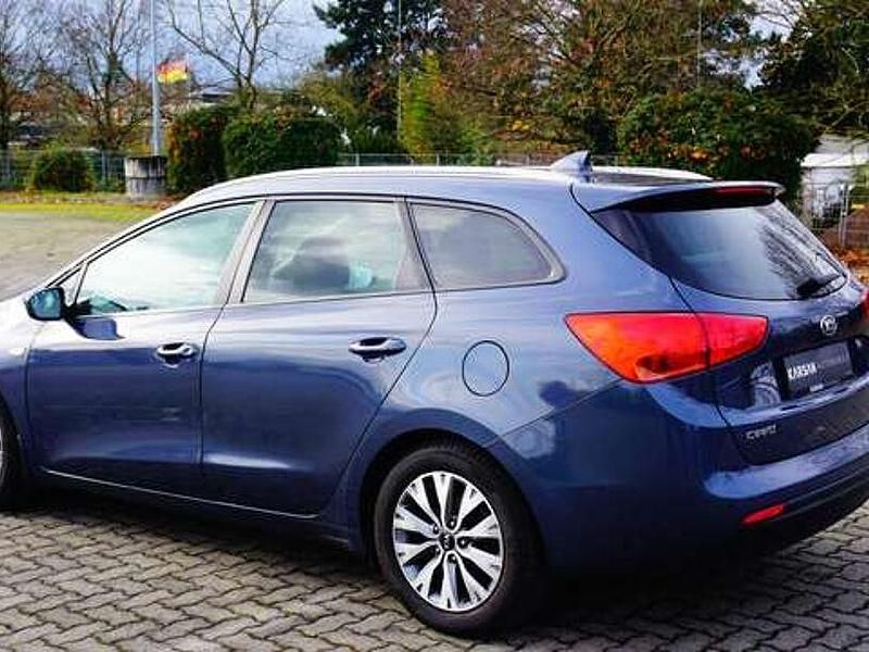 Gebraucht Kia Ceed 99 PS (72 kW) 2018 Blau Kleinwagen