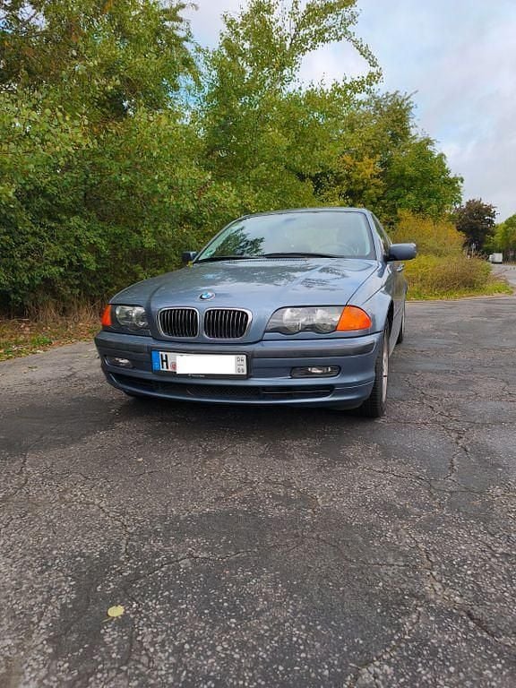 Blau Gebraucht 1998 BMW 328 Sport Line Limousine | 7.400 € (Fairer Preis) - Bild 1/4