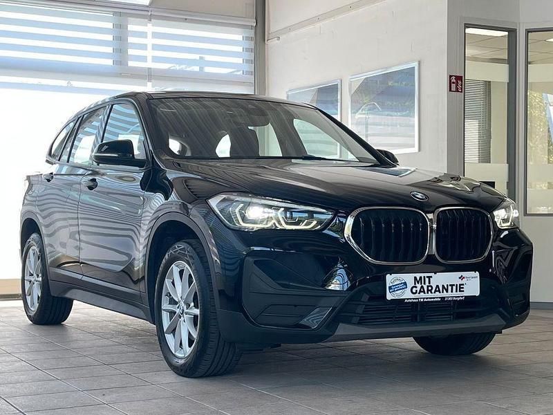 Schwarz Gebraucht 2022 BMW X1 Advantage SUV | 20.499 € (Guter Preis) - Bild 1/4