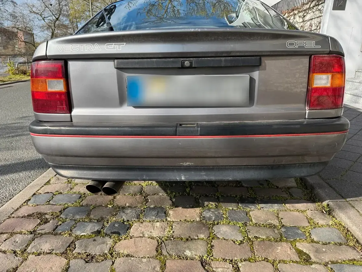 Gebraucht Opel Vectra 115 PS (84 kW) 1990 Silber Kleinwagen