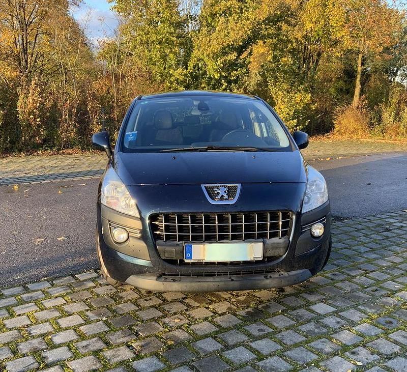 Blau Gebraucht 2011 Peugeot 3008 Premium SUV | 3.950 € (Fairer Preis) - Bild 1/4