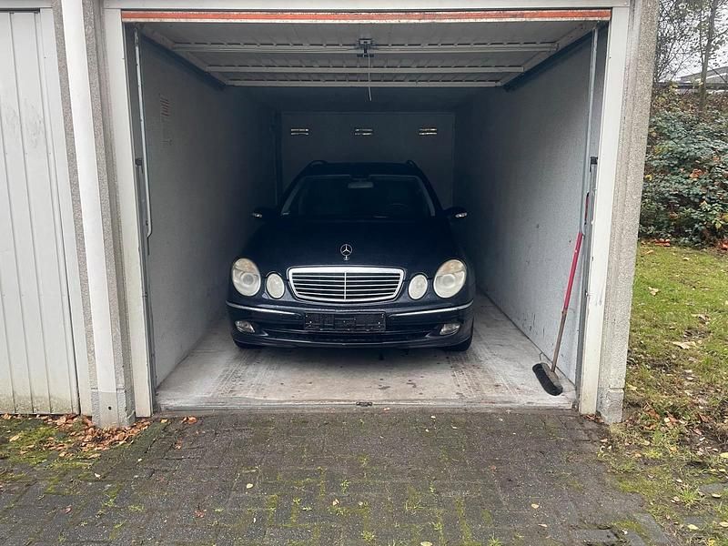 Blau Gebraucht 2003 Mercedes E200 Avantgarde Kombi | 2.200 € (Fairer Preis) - Bild 1/4