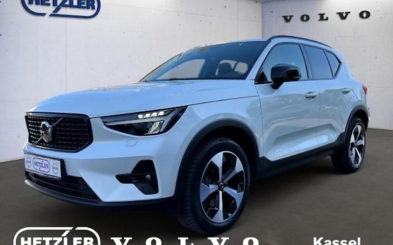 Weiß Gebraucht 2024 Volvo XC40 Plus SUV | 37.250 € (Fairer Preis) - Bild 1/4
