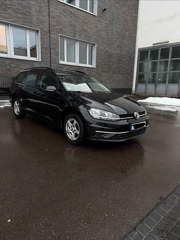 Gebraucht VW Golf VII 116 PS (85 kW) 2018 Schwarz Kombi