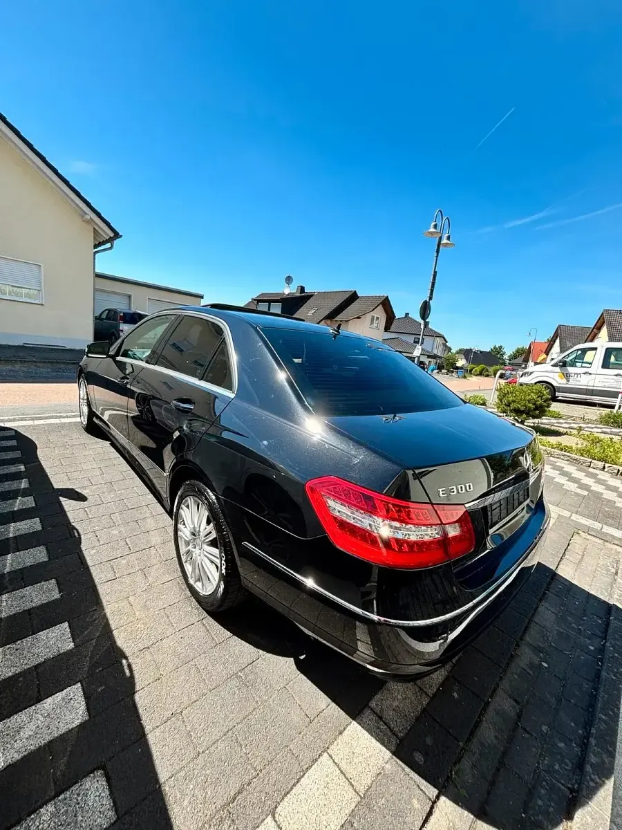 Gebraucht Mercedes 300 236 PS (173 kW) 2010 Schwarz Limousine