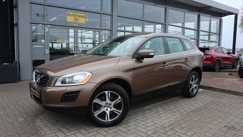 Gebraucht Volvo XC60 Summum 163 PS (119 kW) 2012 Braun SUV