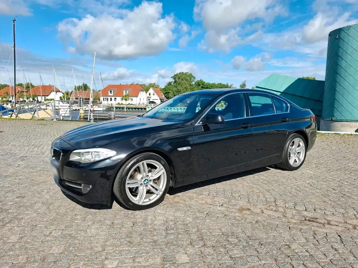Gebraucht BMW 520 184 PS (135 kW) 2012 Schwarz Limousine