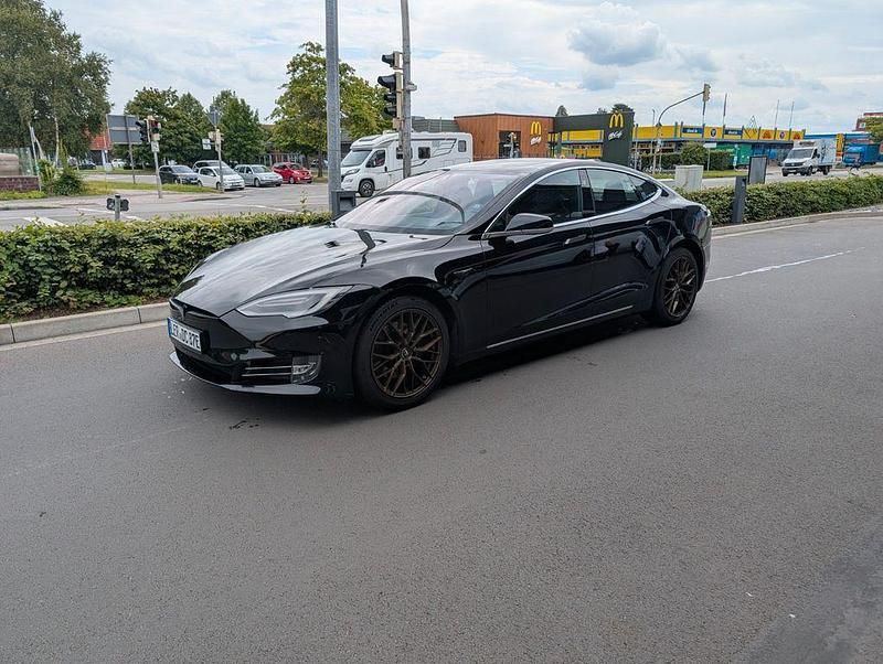 Schwarz Gebraucht 2018 Tesla Model S Kleinwagen | 24.600 € (Fairer Preis) - Bild 1/4