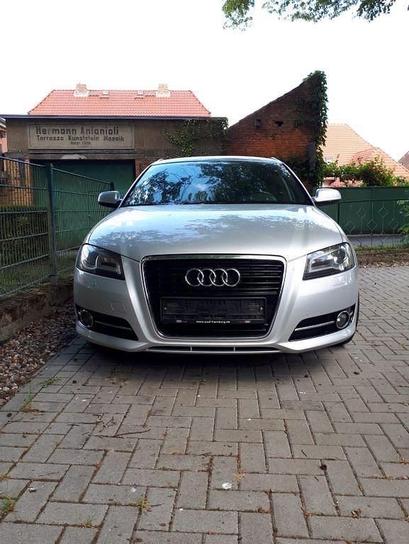 Gebraucht Audi A3 Attraction 105 PS (77 kW) 2010 Silber Limousine
