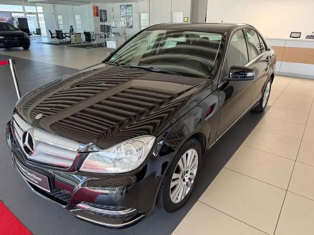 Gebraucht Mercedes C200 Elegance 184 PS (135 kW) 2012 Schwarz Limousine