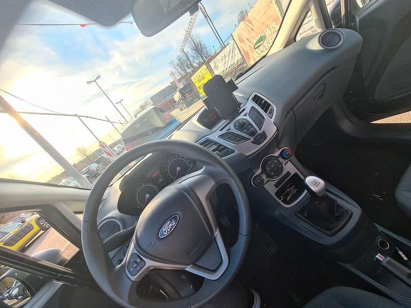 Gebraucht Ford Fiesta 60 PS (44 kW) 2010 Blau Limousine
