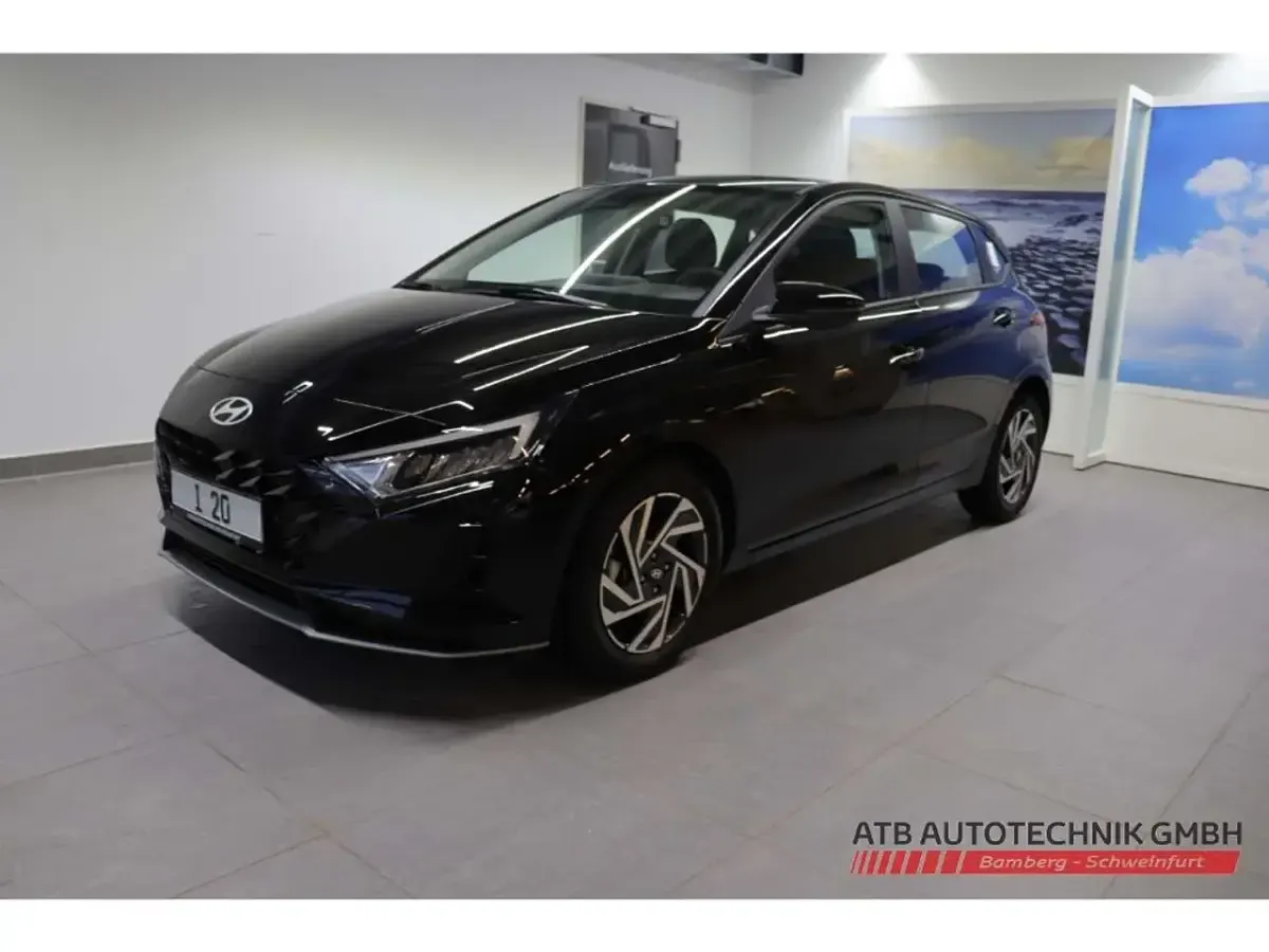 Gebraucht Hyundai i20 Trend 90 PS (66 kW) 2025 Met (schwarz Limousine
