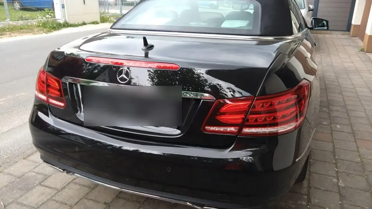 Gebraucht Mercedes E250 Sport 211 PS (155 kW) 2015 Schwarz Cabrio