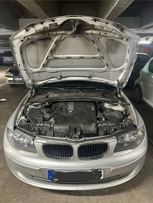 Gebraucht BMW 118 145 PS (106 kW) 2011 Grau Kleinwagen