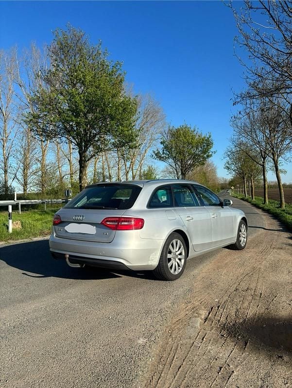 Używany Audi A4 Ambiente 177 KM (130 kW) 2013 Szary Kombi