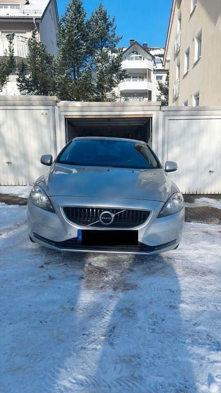 Silber Gebraucht 2017 Volvo V40 Limousine | 10.500 € (Guter Preis) - Bild 1/4