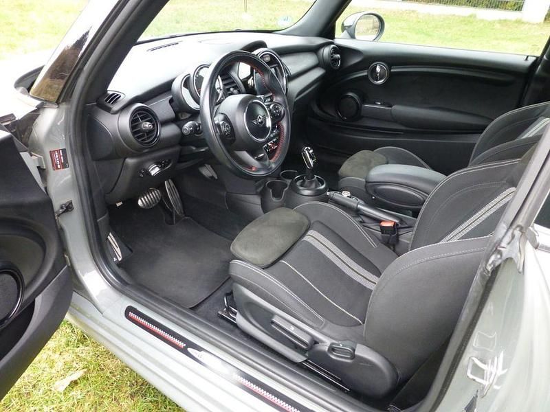 Gebraucht Mini Cooper 136 PS (100 kW) 2018 Grau Kleinwagen