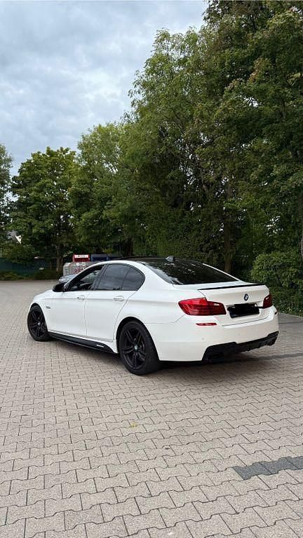 Gebraucht BMW 550 Performance 449 PS (330 kW) 2014 Weiß Limousine