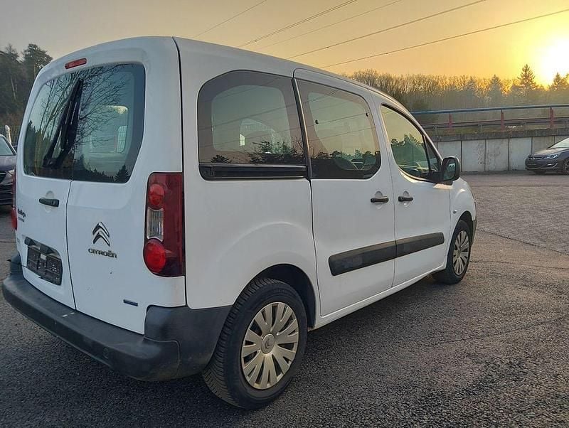 Gebraucht Citroën Berlingo Feel 75 PS (55 kW) 2016 Weiß Van / Kleinbus
