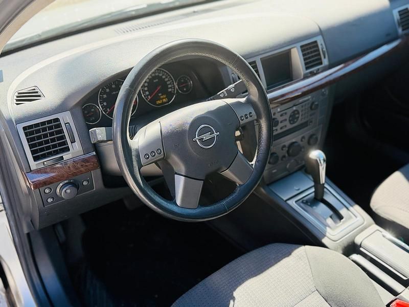 Gebraucht Opel Signum Elegance 155 PS (114 kW) 2004 Silber Kleinwagen