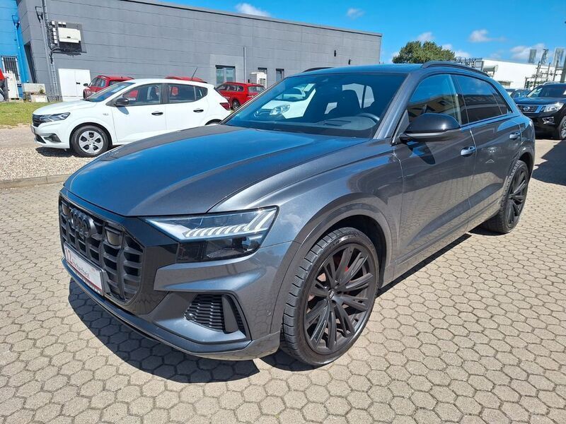 Grau Gebraucht 2021 Audi SQ8 Black Edition SUV | 82.990 € - Bild 1/4
