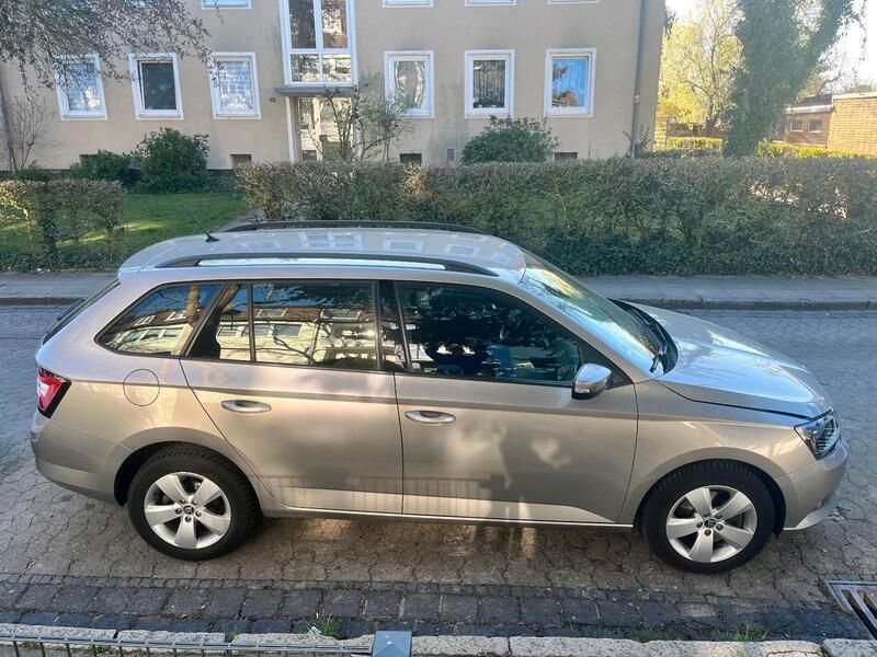 Grau Gebraucht 2018 Skoda Fabia Ambition Kombi | 8.555 € (Superpreis) - Bild 1/4